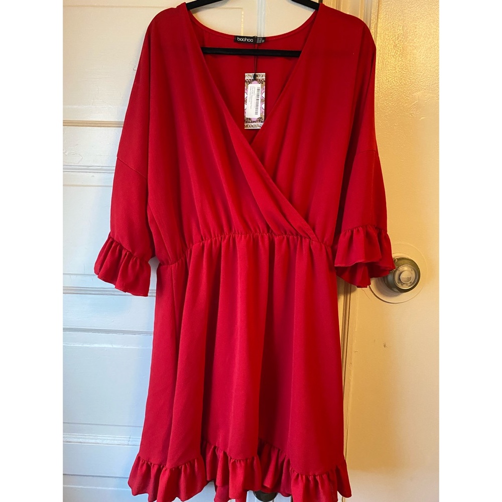 Red Boohoo brand new Dress- size 18